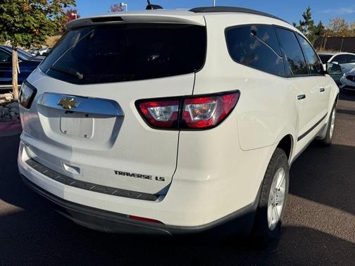 2016 Chevrolet Traverse LS