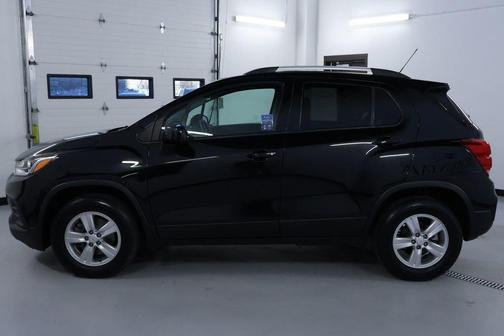 Mosaic Black Metallic 2021 Chevrolet Trax LT