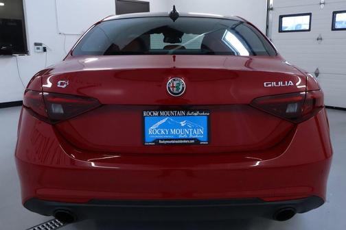 2023 Alfa Romeo Giulia Base