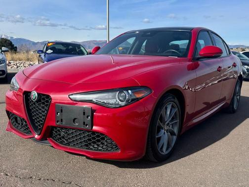 2023 Alfa Romeo Giulia Base