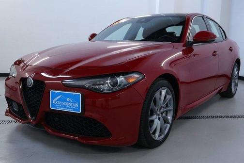 2023 Alfa Romeo Giulia Base