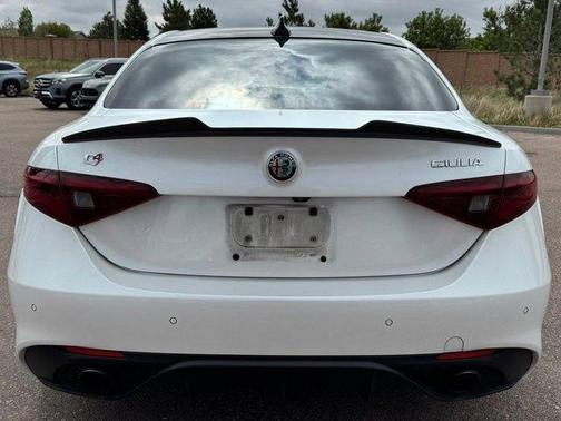White Tri-Coat 2018 Alfa Romeo Giulia Ti