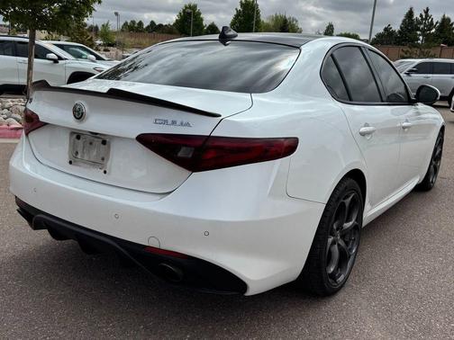 White Tri-Coat 2018 Alfa Romeo Giulia Ti