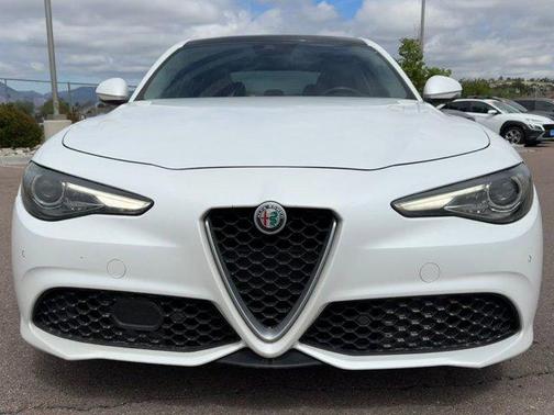 White Tri-Coat 2018 Alfa Romeo Giulia Ti