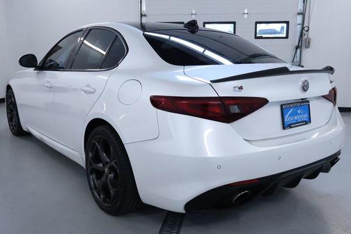 White Tri-Coat 2018 Alfa Romeo Giulia Ti