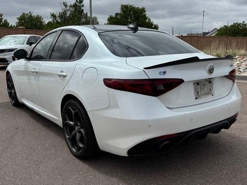 White Tri-Coat 2018 Alfa Romeo Giulia Ti