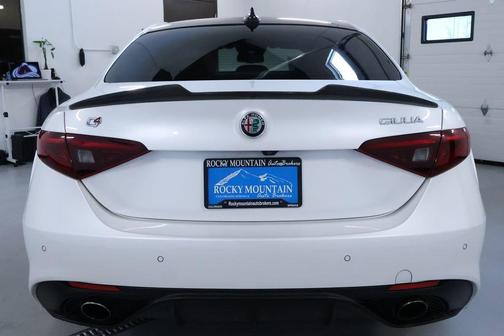 White Tri-Coat 2018 Alfa Romeo Giulia Ti