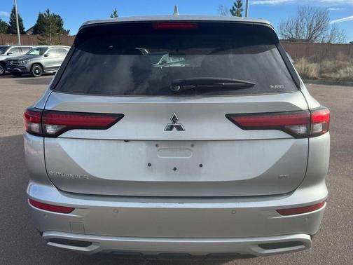 2024 Mitsubishi Outlander SE