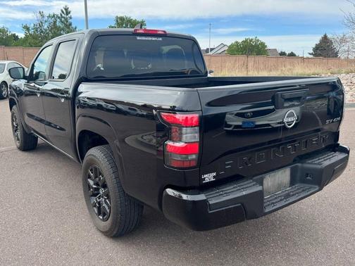 Black 2023 Nissan Frontier SV