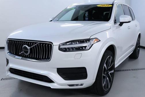 2021 Volvo XC90 T6 Momentum 7 Passenger