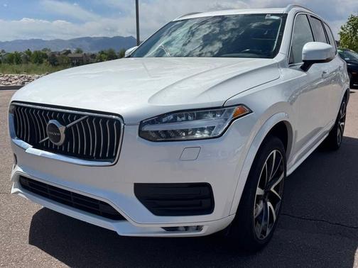 2021 Volvo XC90 T6 Momentum 7 Passenger