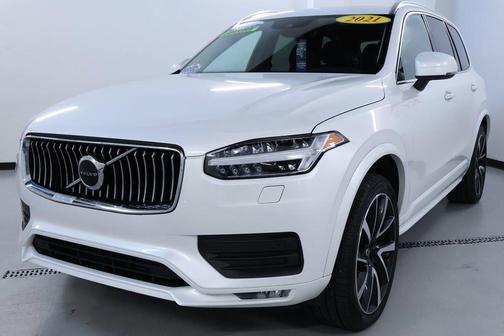 2021 Volvo XC90 T6 Momentum 7 Passenger
