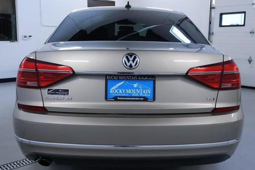 2016 Volkswagen Passat 1.8T SE
