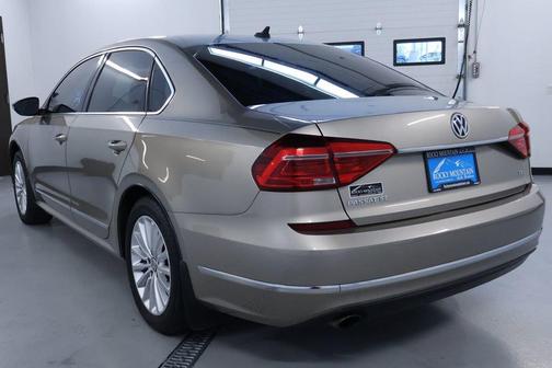 2016 Volkswagen Passat 1.8T SE