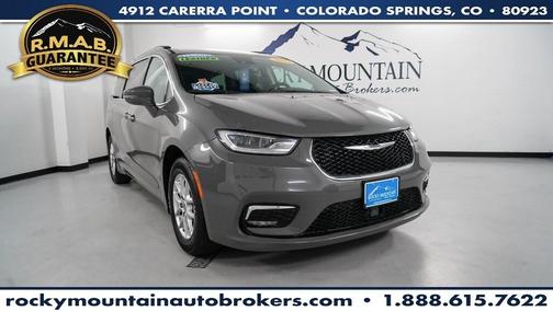 2022 Chrysler Pacifica Touring-L