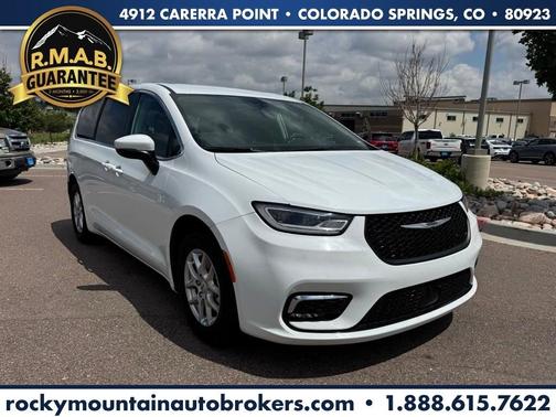2023 Chrysler Pacifica Touring-L