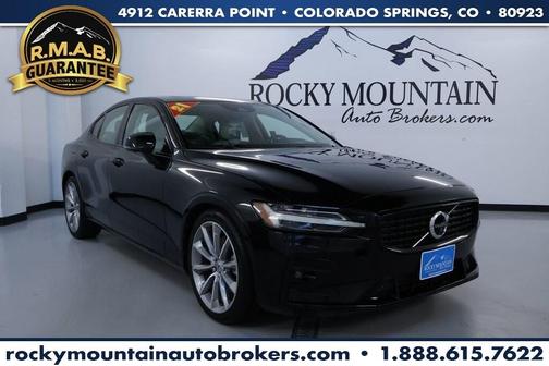 2021 Volvo S60 MOMENTUM