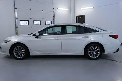 2021 Toyota Avalon XLE