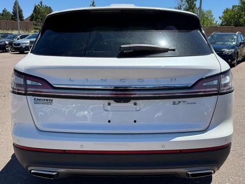 White Platinum Clearcoat Metallic 2019 Lincoln Nautilus Reserve