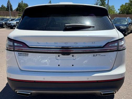 White Platinum Clearcoat Metallic 2019 Lincoln Nautilus Reserve