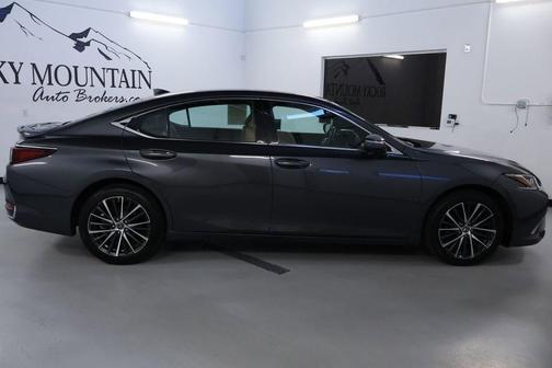 2022 Lexus ES 250 Luxury