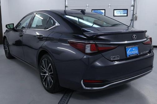 2022 Lexus ES 250 Luxury