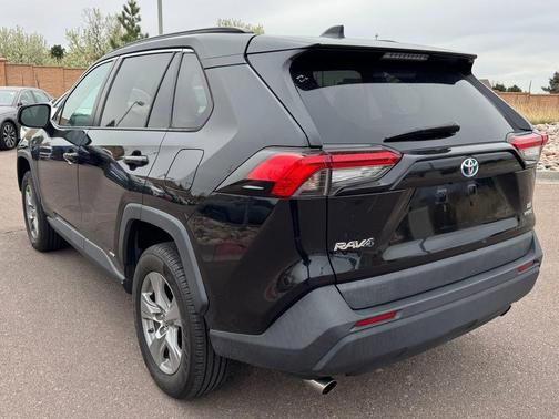2022 Toyota RAV4 Hybrid LE