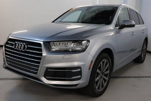 Florett Silver Metallic 2019 Audi Q7 45 Premium Plus