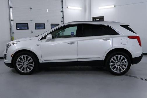 Crystal White Tri-Coat 2017 Cadillac XT5 Platinum