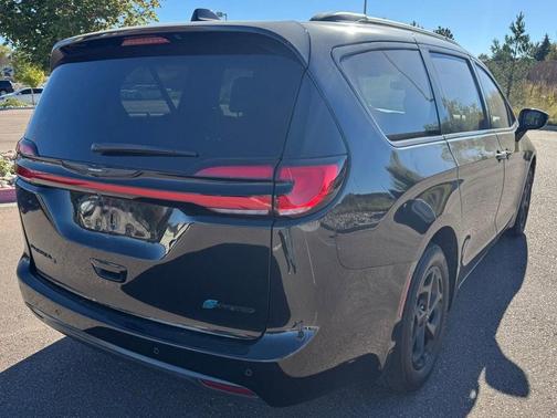 2021 Chrysler Pacifica Hybrid Touring L
