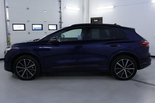 Navarra Blue Metallic 2022 Audi Q4 e-tron 50 Premium Plus