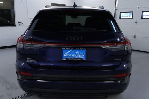 Navarra Blue Metallic 2022 Audi Q4 e-tron 50 Premium Plus