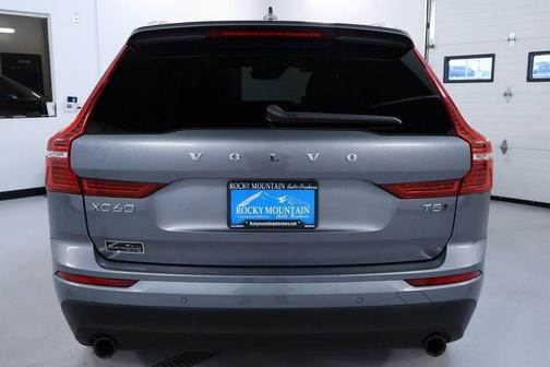 2021 Volvo XC60 T5 Momentum
