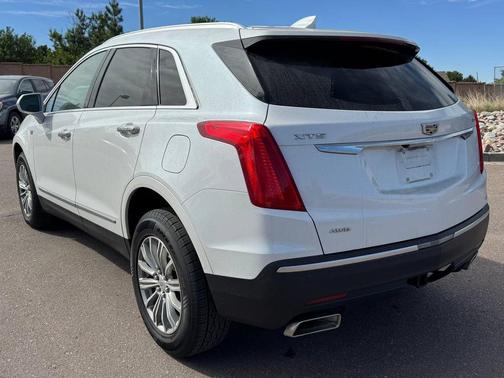 Crystal White Tri-Coat 2018 Cadillac XT5 Luxury