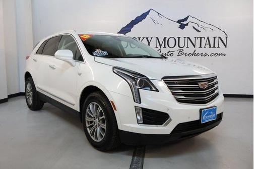 Crystal White Tri-Coat 2018 Cadillac XT5 Luxury