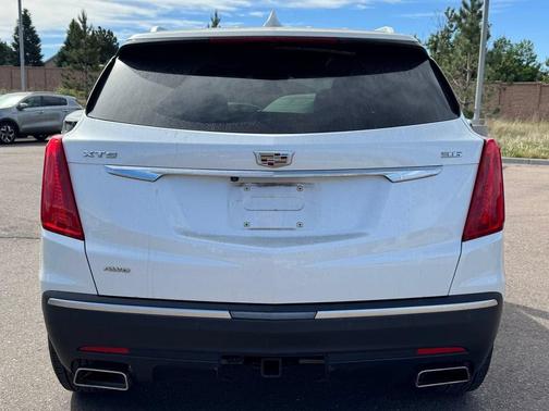 Crystal White Tri-Coat 2018 Cadillac XT5 Luxury