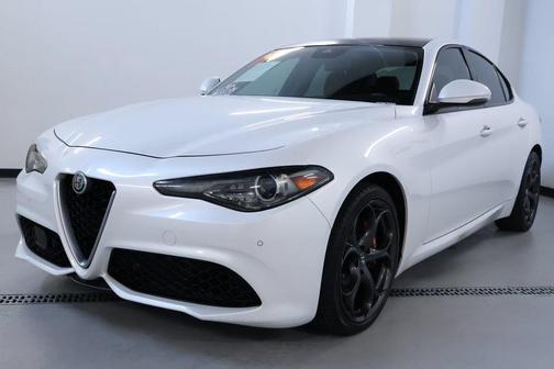White Tri-Coat 2018 Alfa Romeo Giulia Ti