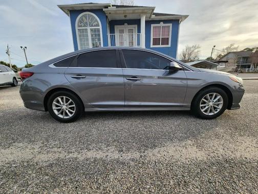 2018 Hyundai SONATA SE