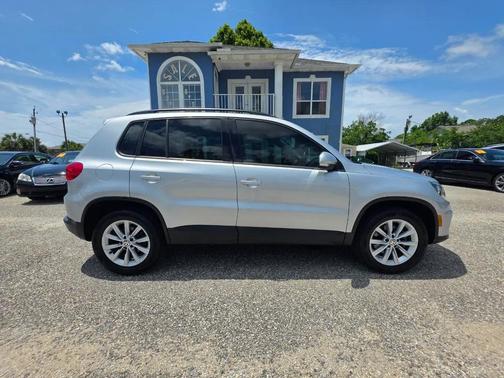 Reflex Silver Metallic 2017 Volkswagen Tiguan 2.0T S