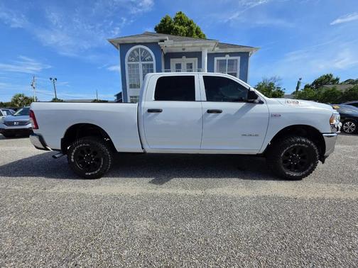 Bright White Clearcoat 2021 RAM 2500 Tradesman Crew Cab 4x4 6'4' Box