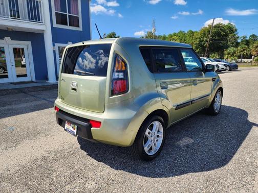 2010 Kia Soul +