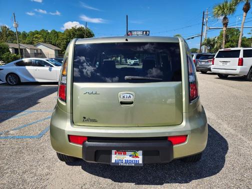 2010 Kia Soul +