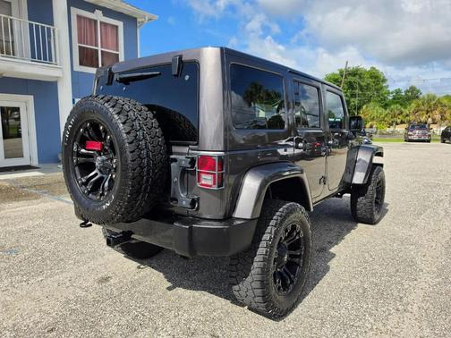 Granite Crystal Metallic Clearcoat 2018 Jeep Wrangler JK Unlimited Altitude
