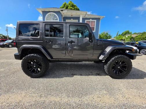 Granite Crystal Metallic Clearcoat 2018 Jeep Wrangler JK Unlimited Altitude