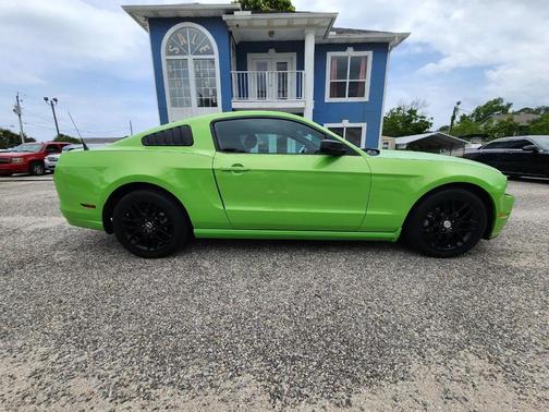 Gotta Have It Green Metallic Tri-Coat 2014 Ford Mustang V6