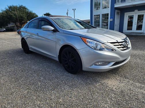 2011 Hyundai SONATA Limited 2.0T