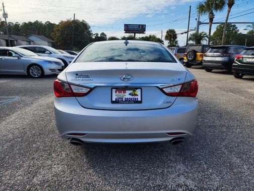 2011 Hyundai SONATA Limited 2.0T