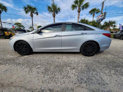 2011 Hyundai SONATA Limited 2.0T