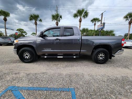 2017 Toyota Tundra SR5