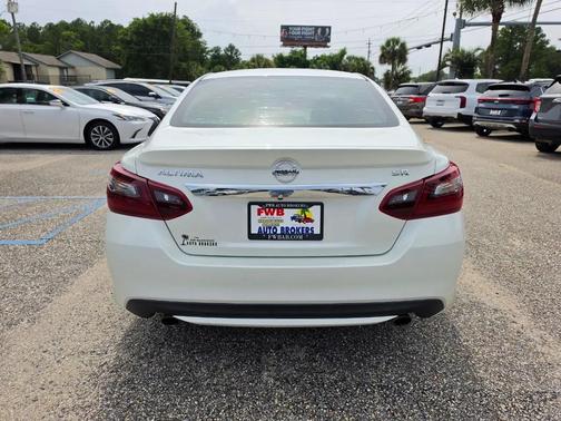Pearl White 2018 Nissan Altima 2.5 SR